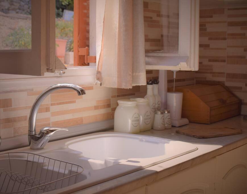 Kiki'S Beautiful House On Famous Village Pentati Екстер'єр фото