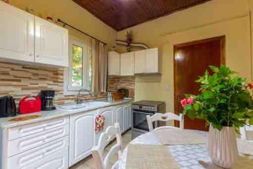 Kiki'S Beautiful House On Famous Village Pentati Екстер'єр фото